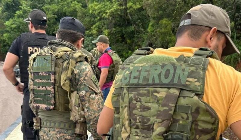 Gefron, Bope e PF apreendem carga de 420 kg de cocaína em caminhão avaliada em R$ 10,8 milhões