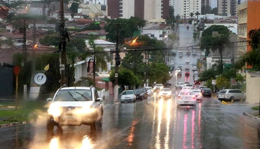 Inmet emite alerta de mais chuva intensa para Cuiabá e outros 117 municípios de Mato Grosso