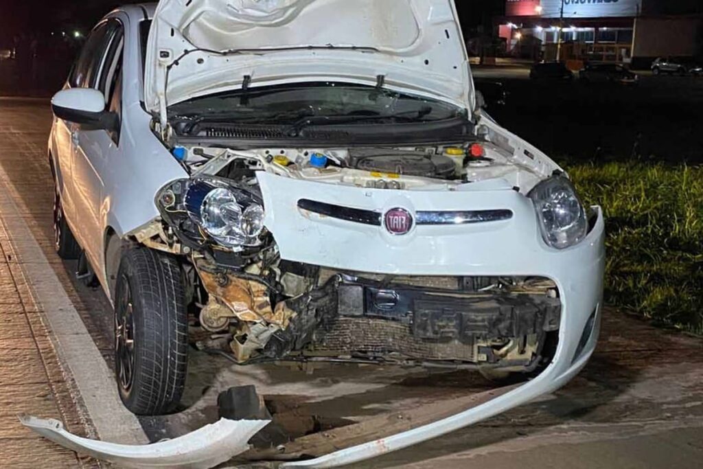 Mulher morre atropelada por carro em rodovia federal ao sair do trabalho em Cuiabá