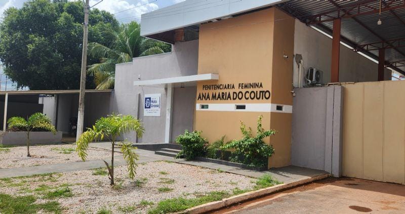 Polícia Penal prende mulher que tentou entrar com drogas e cimento em penitenciária feminina