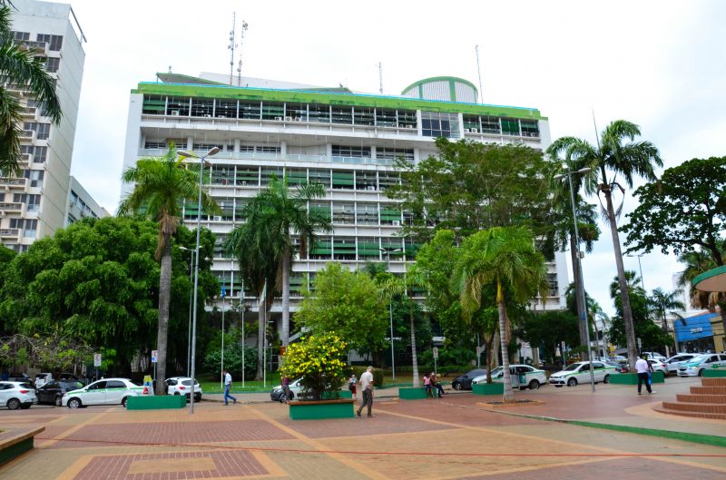 Prefeitura de Cuiabá começa a pagar salário atrasado dos servidores; valor da folha chega a R$ 63 milhões