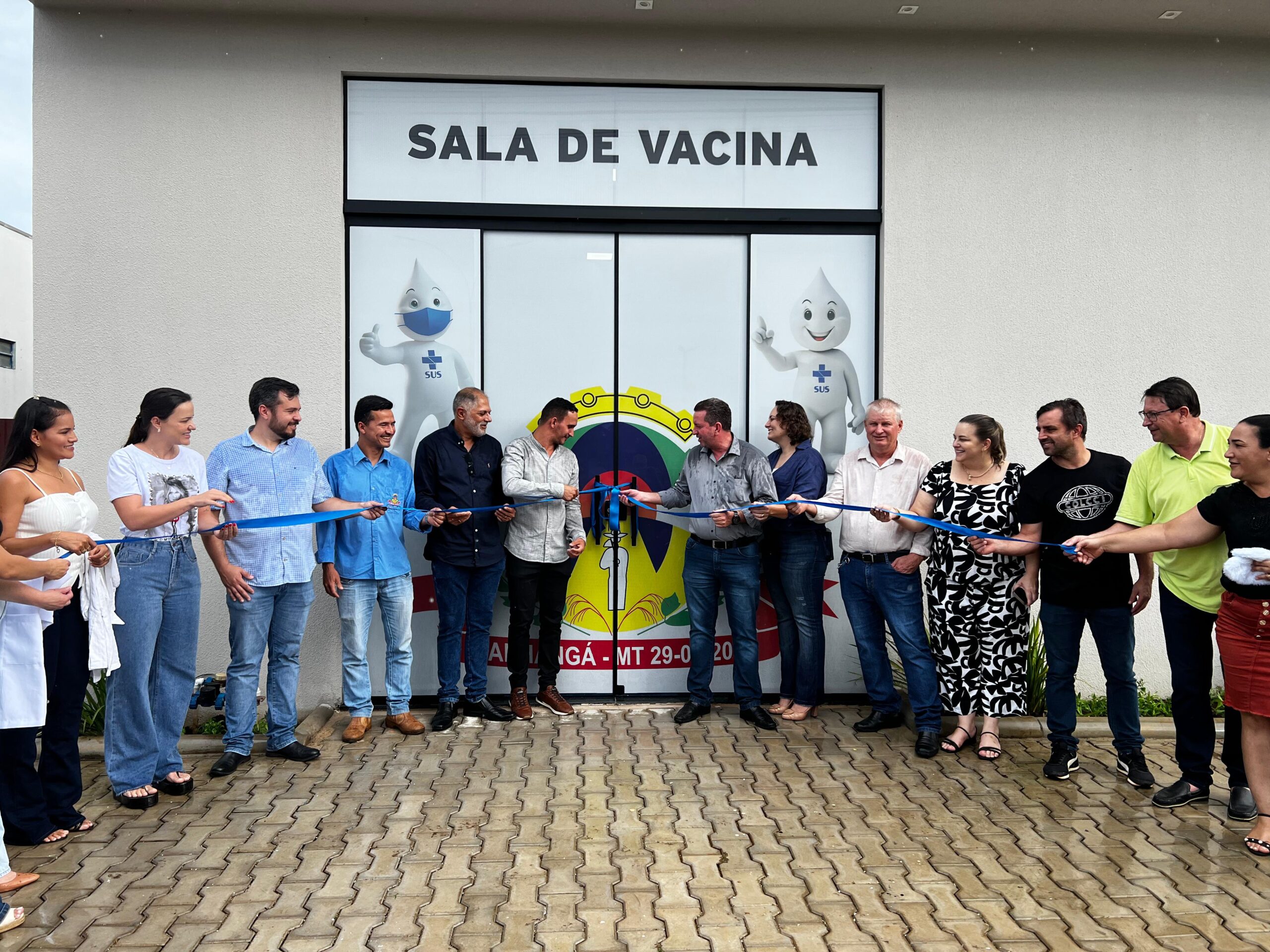 Itanhangá: Sala de vacina, Prefeitura Municipal de Itanhangá -MT, inaugura 1ª obra da gestão do prefeito Emerson e Vice-prefeita Veridiana.