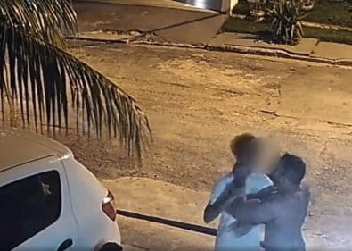 Vídeo mostra policial enforcando e dando tapa no rosto de adolescente em Cuiabá