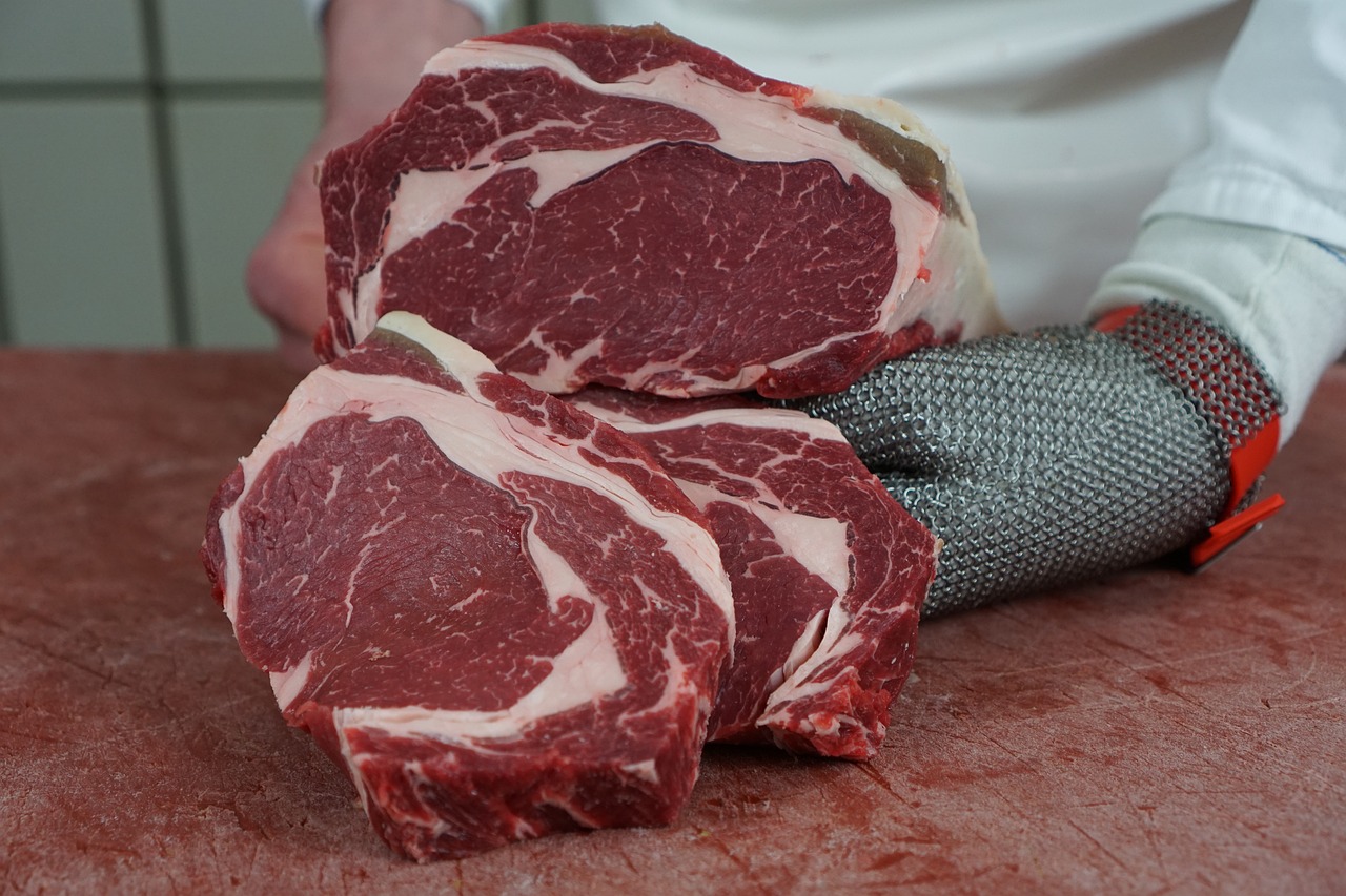 Polícia desmonta esquema de venda de carne imprópria para consumo humano