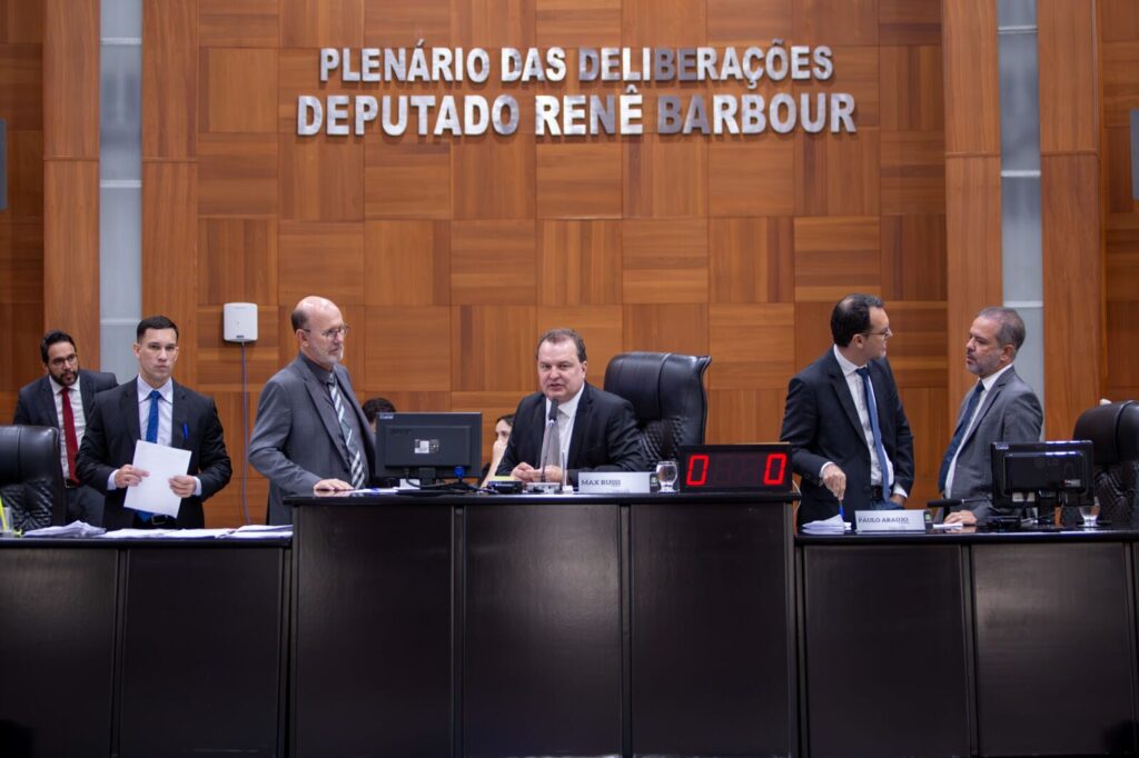 AL amplia tempo de fala de deputados e duração das sessões ordinárias após cobrança por mais debates