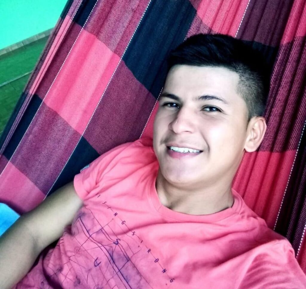 Jovem é encontrado morto com sinal de esmagamento em avenida de MT; PC investiga