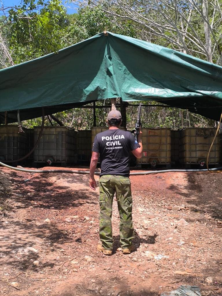 Polícia Civil dá batida em fazenda e fecha posto clandestino usado para abastecer garimpos ilegais