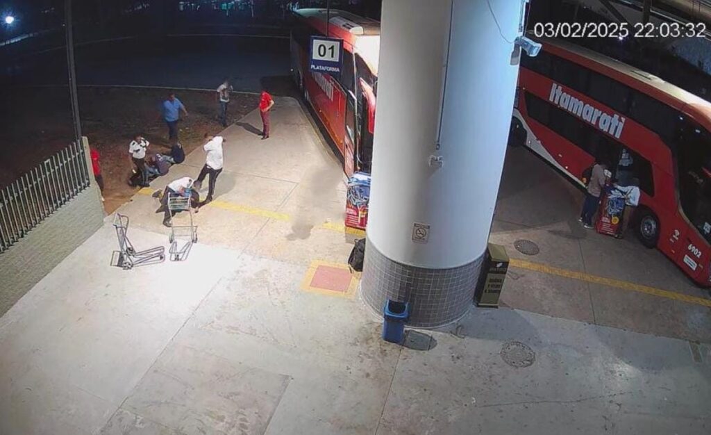 Quatro vigilantes que mataram homem espancado na rodoviária de Cuiabá são presos em flagrante