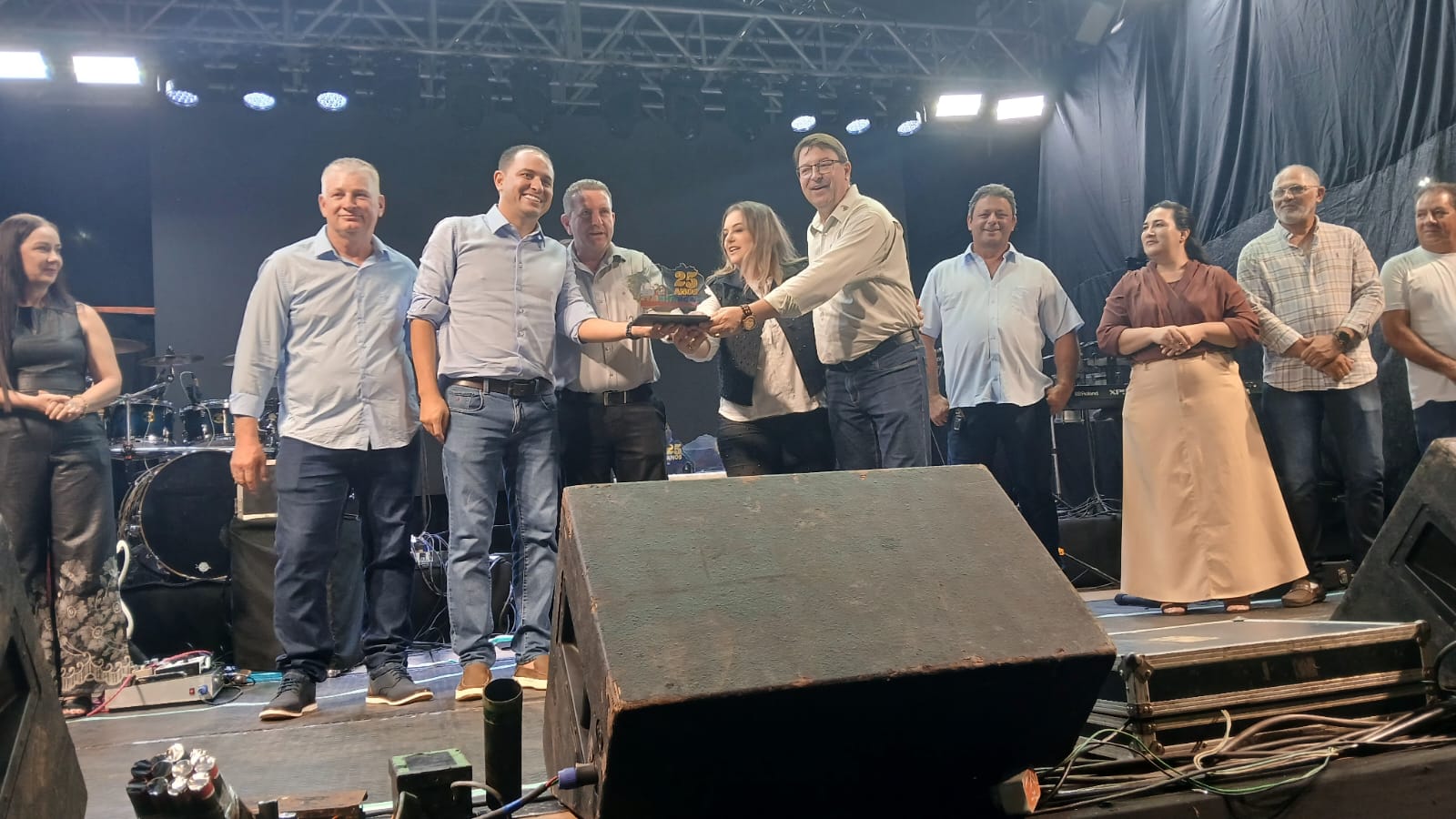 ITANHANGA-MT: Na festa de aniversário do municipio de itanhangá-MT, deputado trás presentes importantes para a cidade