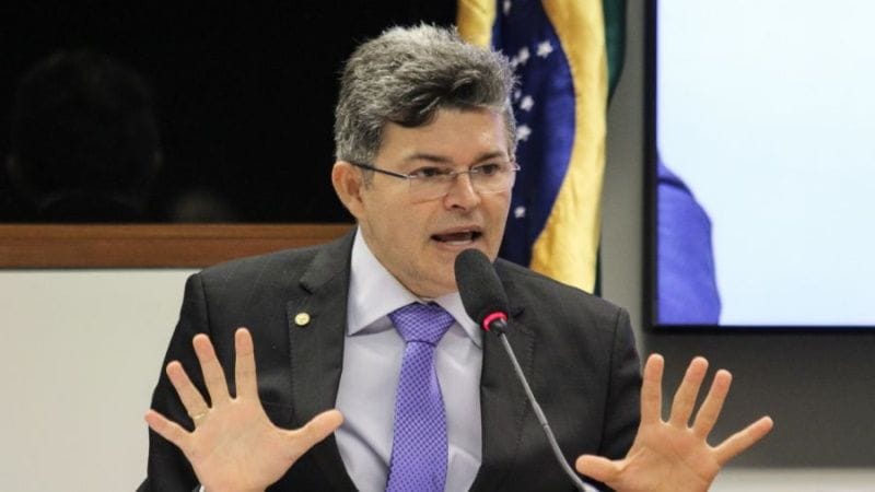 Medeiros diz que candidatura ao Senado foi definida em 2022 e que não tem “medo de rasteira”