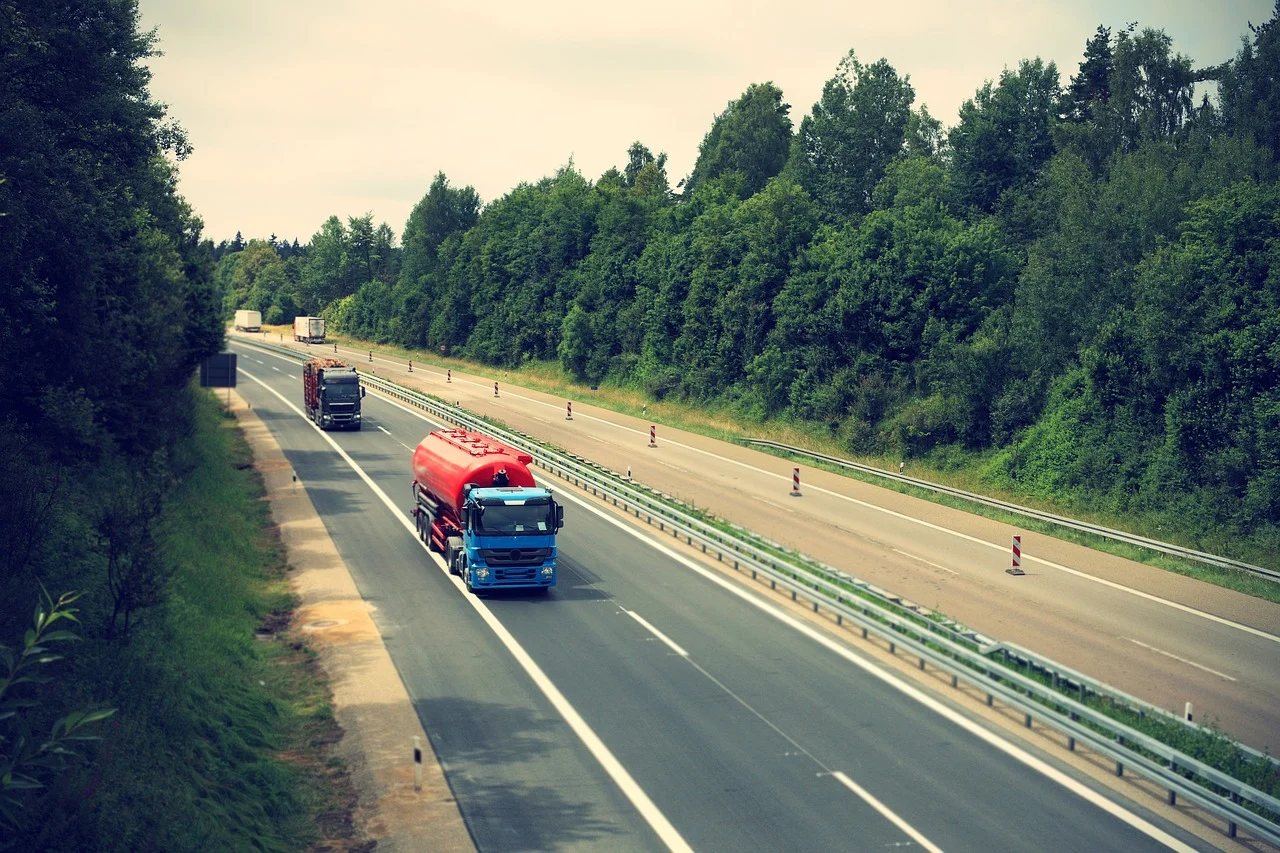 Rodovia que atravessa 12 estados tem o diesel mais caro do país