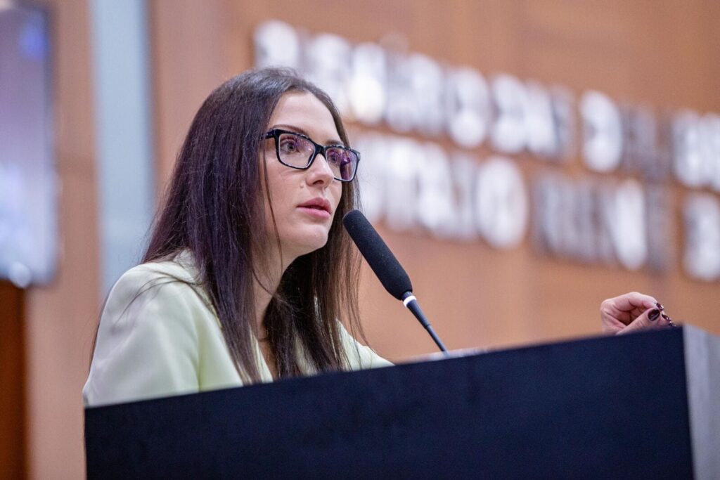 Janaina Riva pede desculpas por uso de termo considerado racista durante fala na tribuna