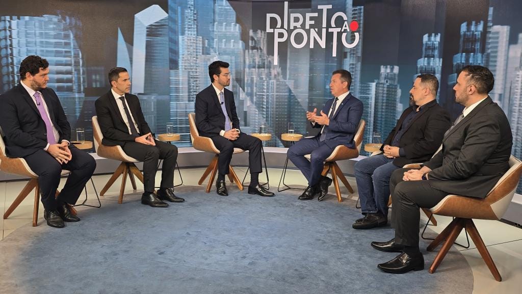 "Prometeram bilhões e não entregaram nada"