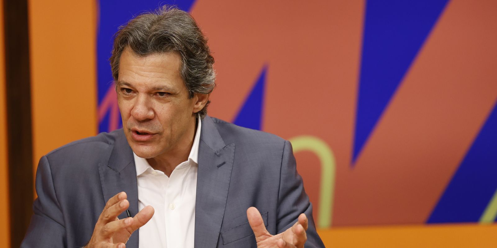 Haddad nega planos para reajustar valor do Bolsa Família