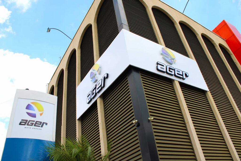Ager multa Energisa em R$ 12,7 milhões por cobrança indevida de iluminação pública em MT