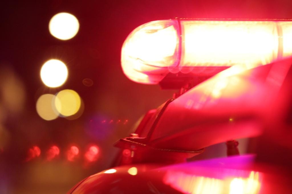 Bebedeira em festa termina em discussão e homem esfaqueado pela namorada durante a madrugada