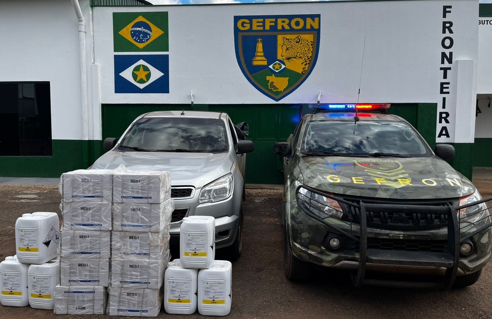 Carga ilegal de agrotóxico boliviano avaliada em R$ 100 mil é apreendida no Brasil