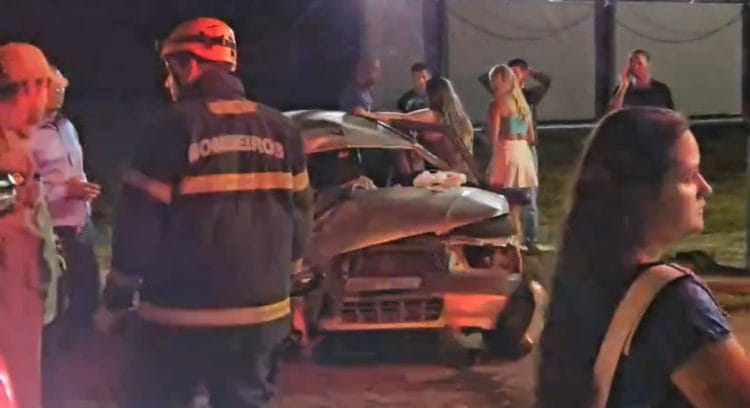 Casal de idosos morre em grave acidente entre Uno e Duster na BR-070