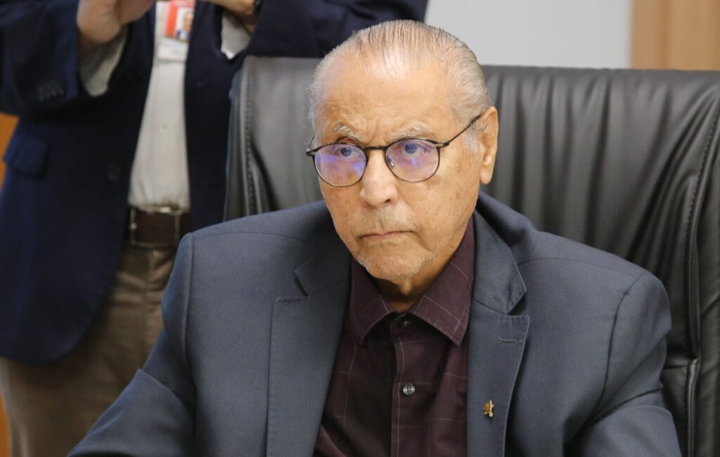 Deputado defende fim da reeleição para cargo no Executivo e mandato de cinco anos