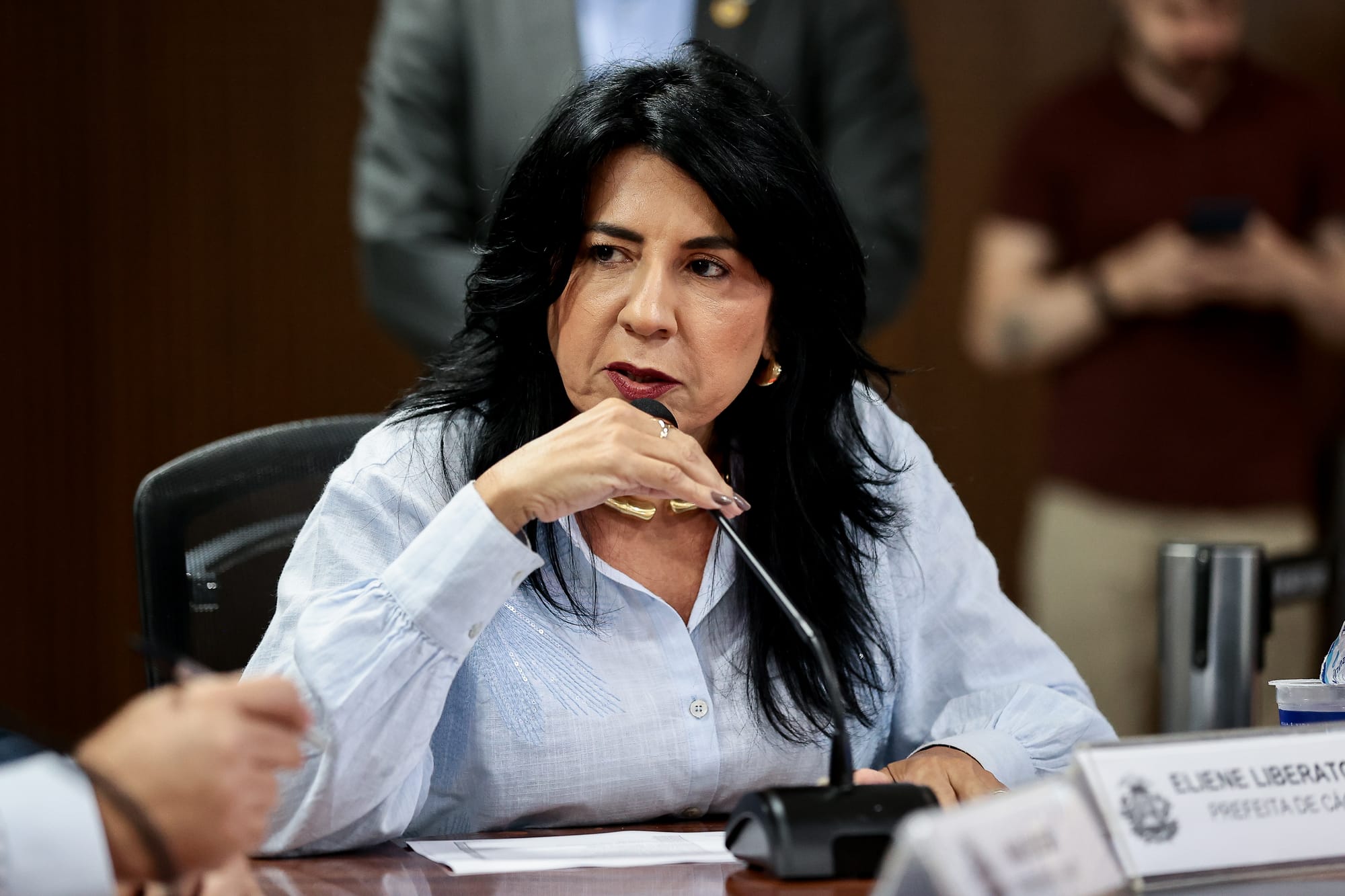 Justiça revê decisão e mantém suspenso aumento salarial de 42% para prefeita, vice e vereadores