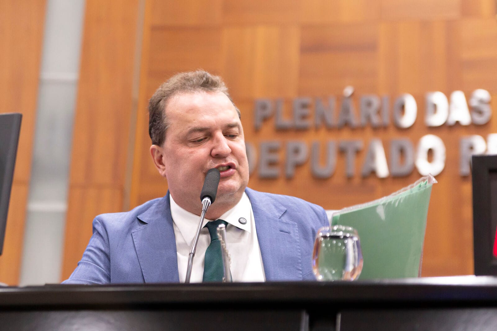 Max promete demissão de procurador da Assembleia preso por cárcere e ameaça de menor de 16 anos