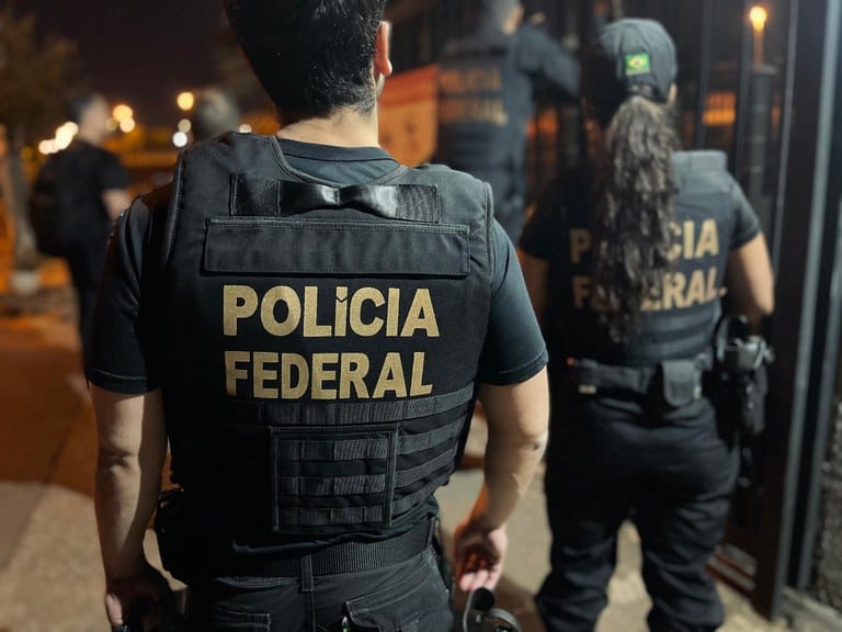 Polícia Federal deflagra operação contra venda de decisões judiciais e cumpre mandados em MT