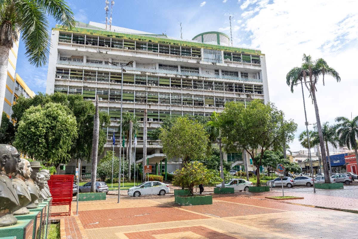 Prefeitura de Cuiabá paga rescisão de servidores comissionados exonerados