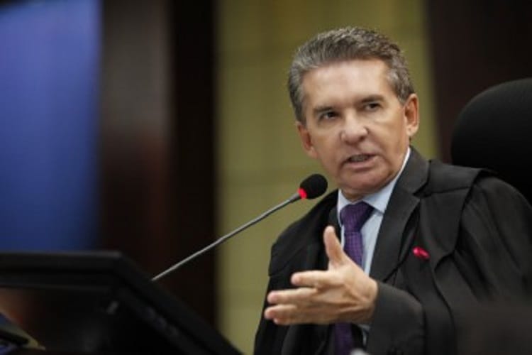 Presidente do TCE alerta sobre suposto uso de inteligência artificial para fabricar multas em Cuiabá