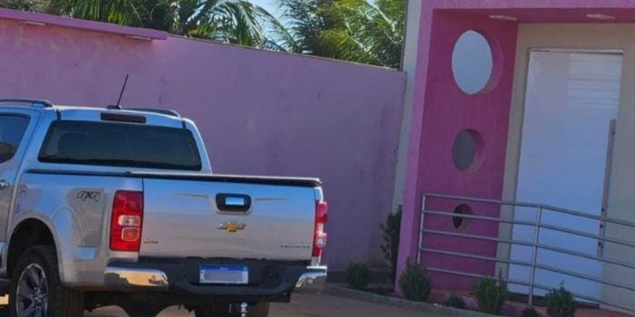 Secretário e 1ª dama são indiciados por uso de carros públicos para irem à festas e clínica de beleza