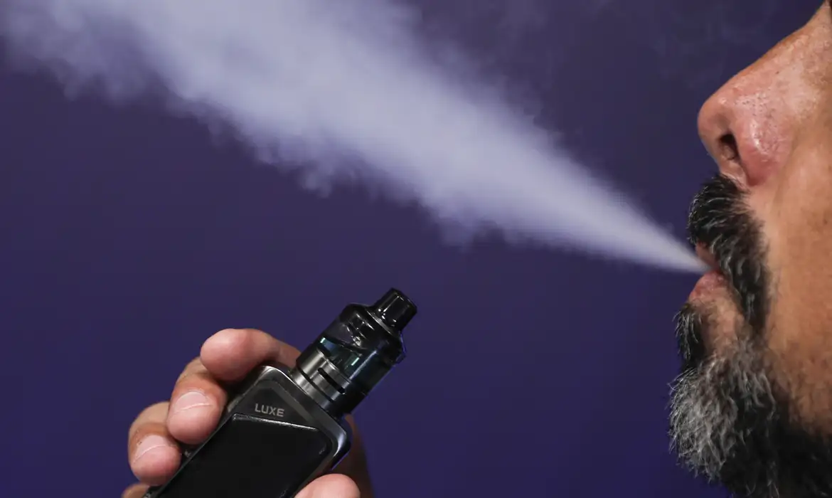 Dia Mundial sem Tabaco alerta para uso de cigarros eletrônicos