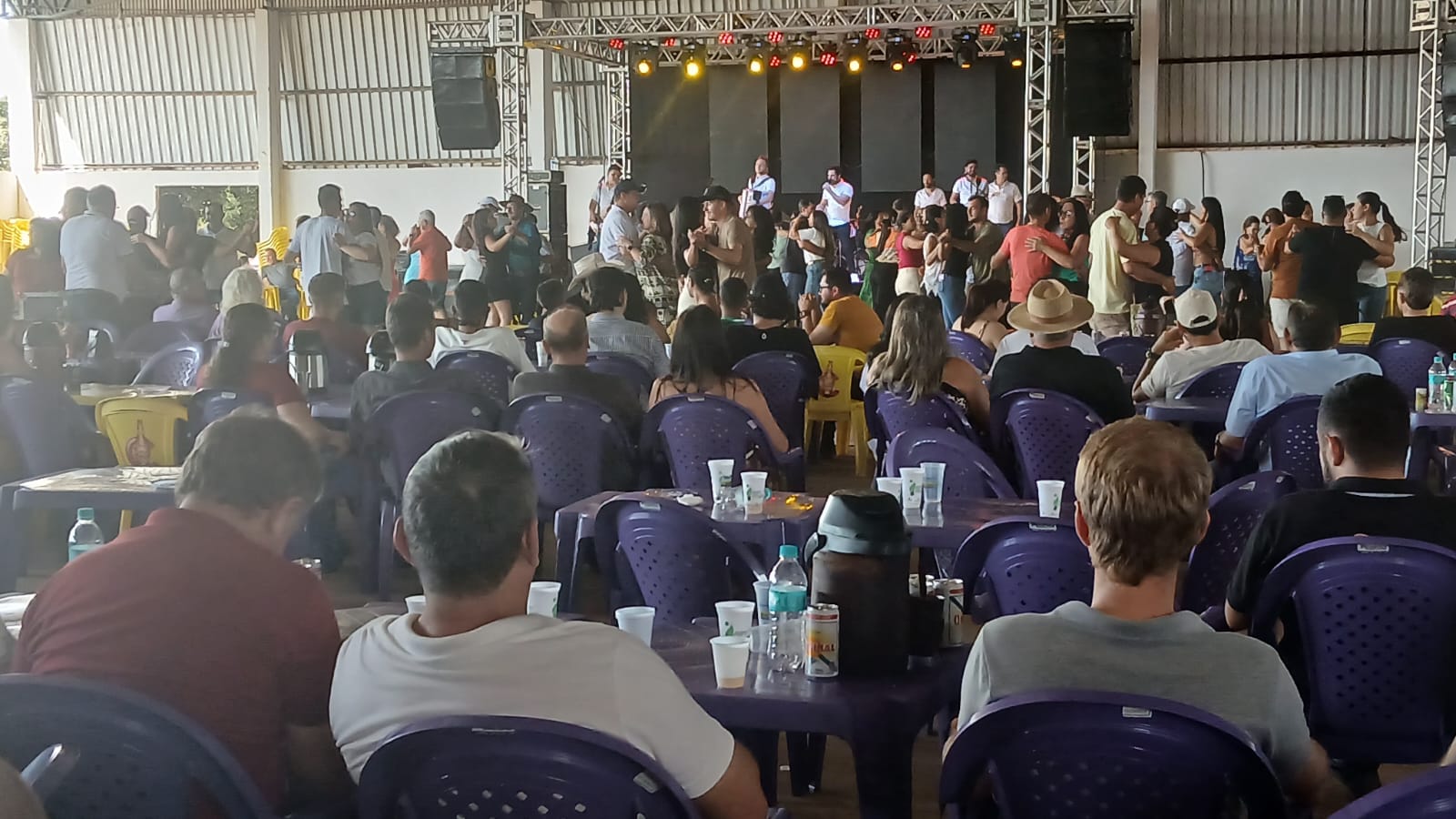 Itanhangá-MT: Festa da Paróquia Santissima Trindade movimentou a cidade neste domingo (15-06)