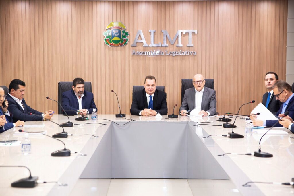 AL aprova limite de até 35% em desconto de empréstimos consignados na folha dos servidores