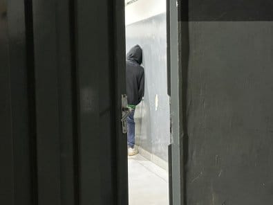 Adolescente é apreendido por estuprar vizinho de 6 anos em Várzea Grande