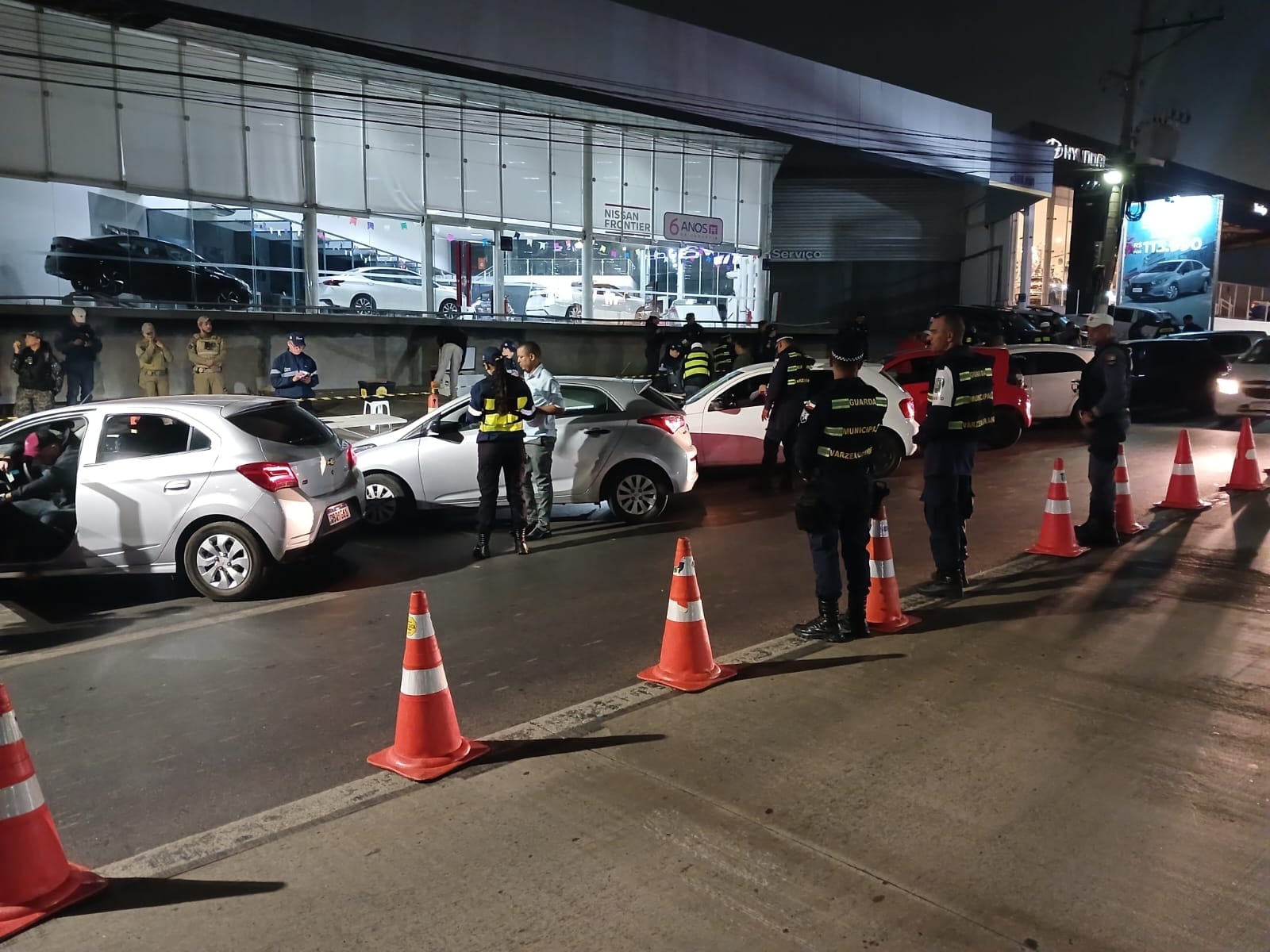 Blitz da Lei Seca prende seis motoristas e remove 40 veículos em Várzea Grande