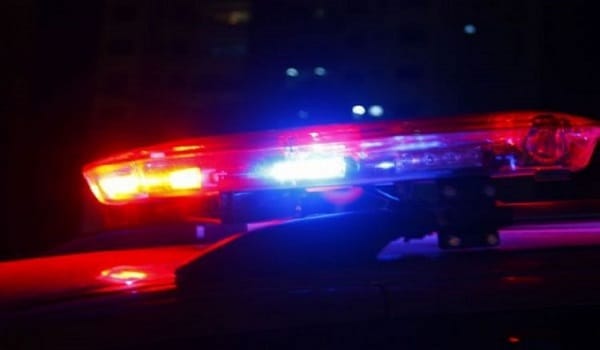 Caminheiro atira contra motorista de carro após colisão na madrugada e é preso em flagrante