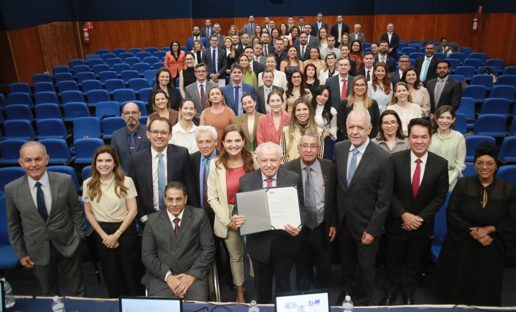 Desembargador se aposenta no Tribunal de Justiça e retorna à advocacia aos 75 anos em MT