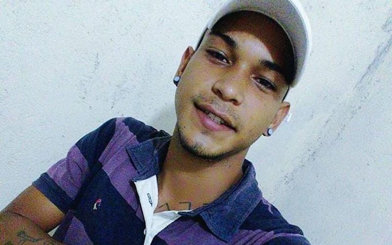Dupla invade casa e executa jovem com mais de 10 tiros enquanto ele dormia
