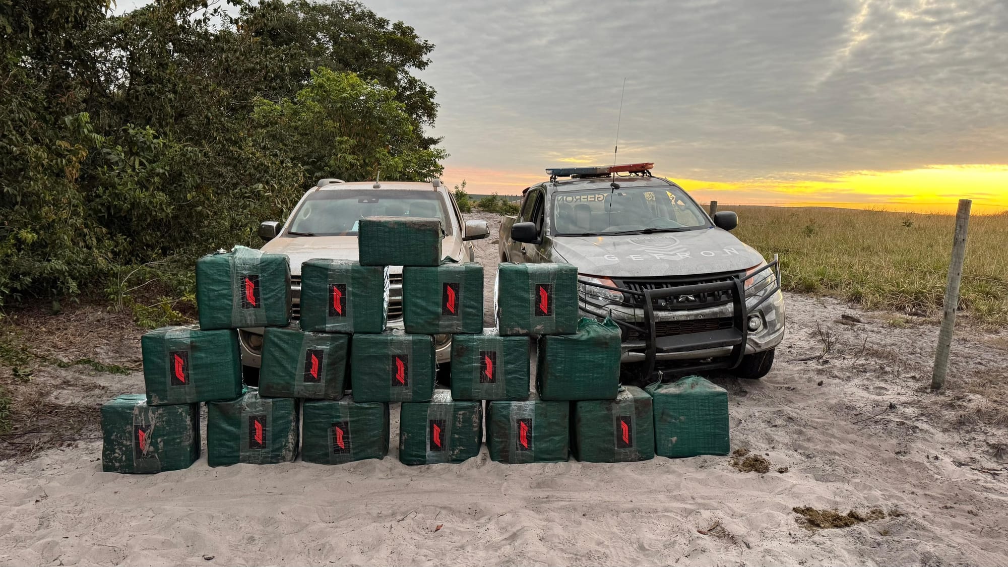 Gefron prende traficantes e confisca mais de 550 quilos de cocaína avaliados em R$ 14 milhões