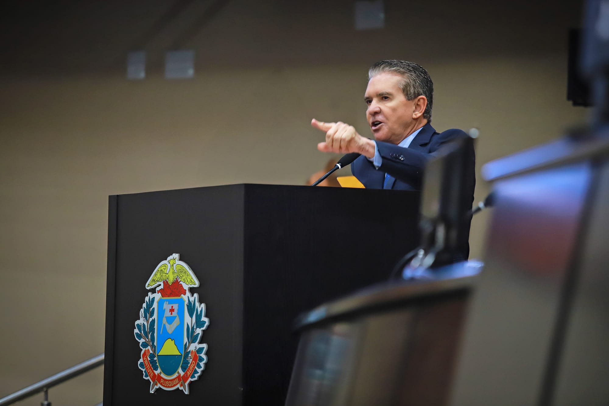 Governo de MT acolhe proposta do TCE e limita descontos a 35% nos empréstimos dos servidores
