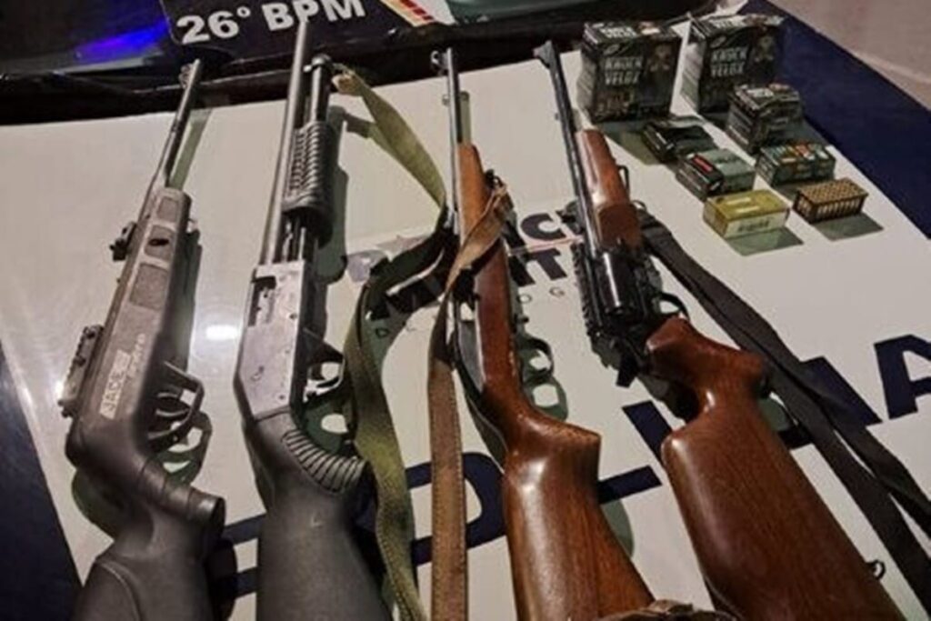 Mulher morre com tiro de espingarda 12 no peito; marido é preso e alega disparo acidental