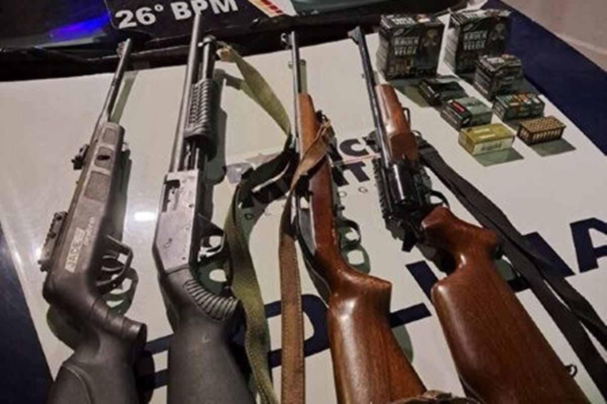 Mulher morre com tiro de espingarda 12 no peito; marido é preso e alega disparo acidental
