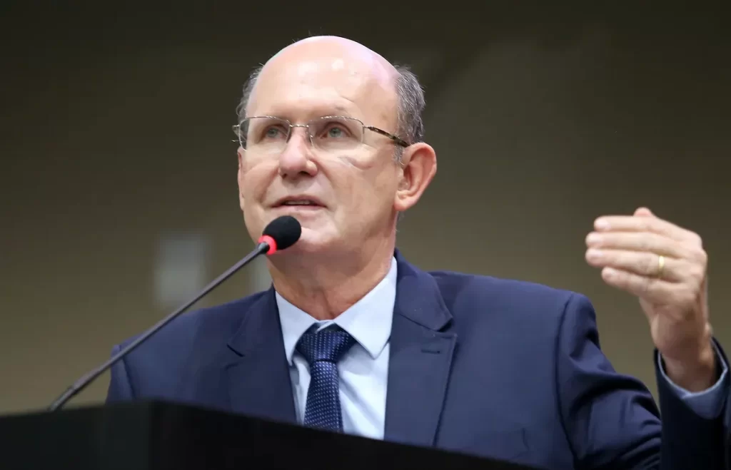 Para evitar isolamento, PSDB busca composição com Republicanos e MDB