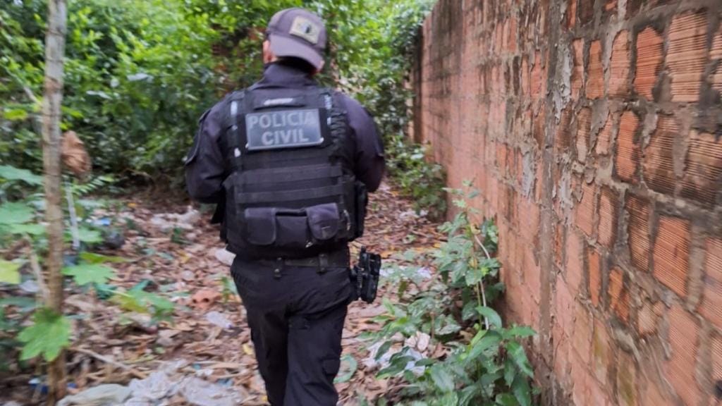 Polícia Civil deflagra operação contra facionados por cemitério clandestino com onze corpos em MT