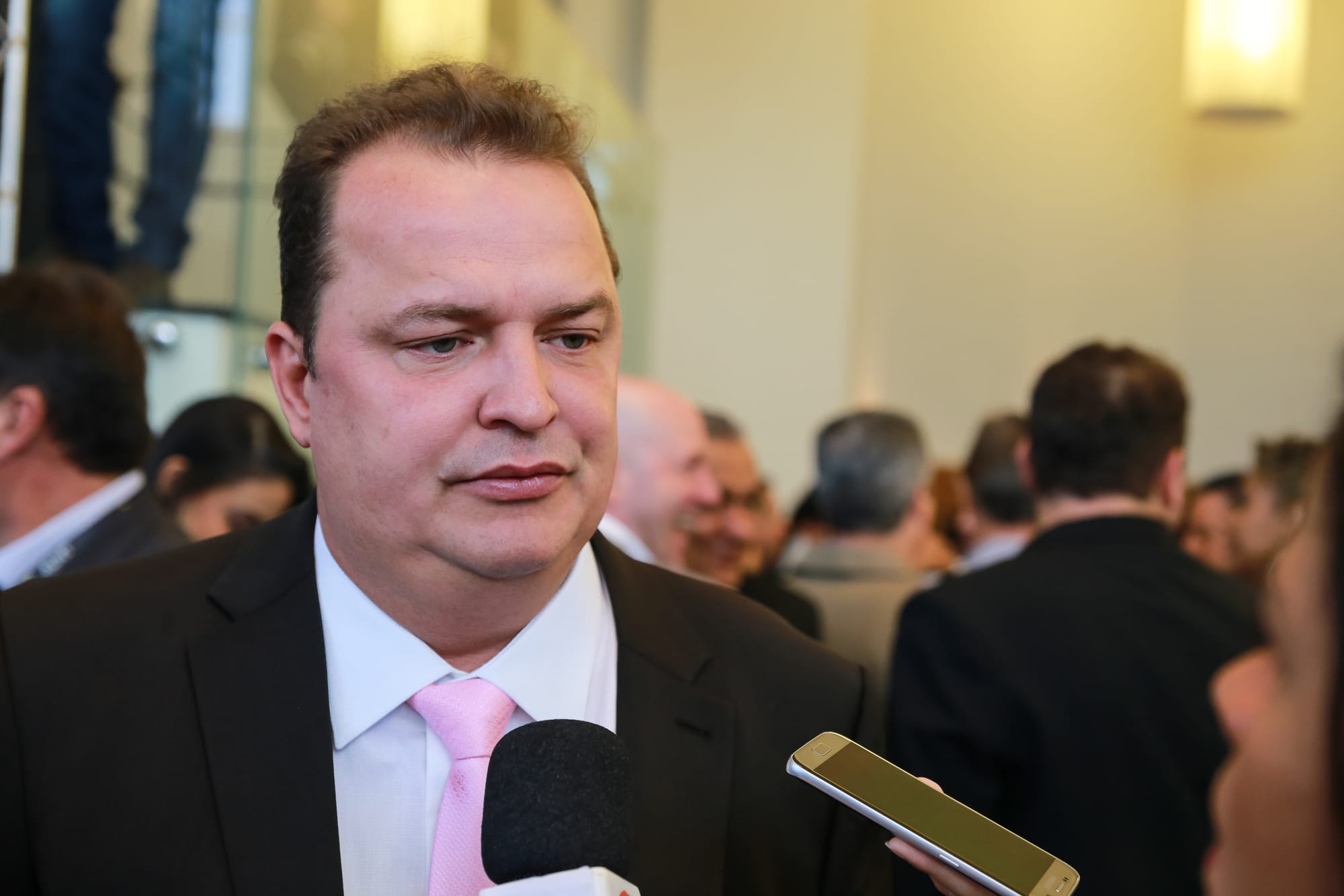 “Se alguém se sente prejudicado, que procure outro caminho”