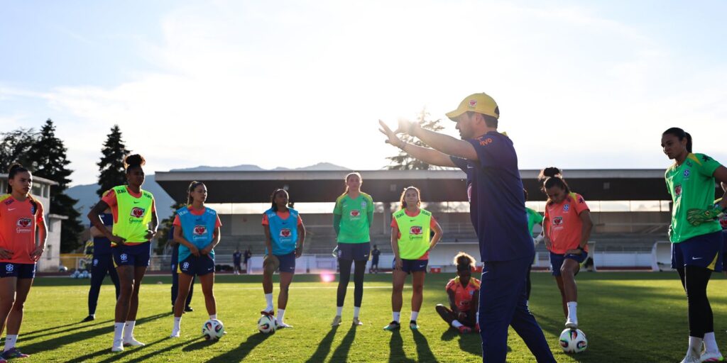 Seleção feminina fecha preparação para jogo contra França nesta sexta