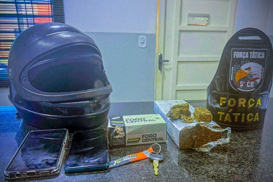 Suspeitos de matar homem na frente dos filhos de 3 e 4 anos são presos pela PM