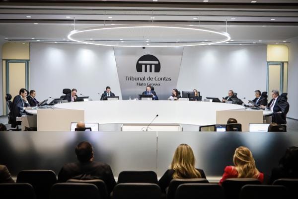 TCE aponta legalidade de contratação direta de advocacia para recuperar créditos públicos