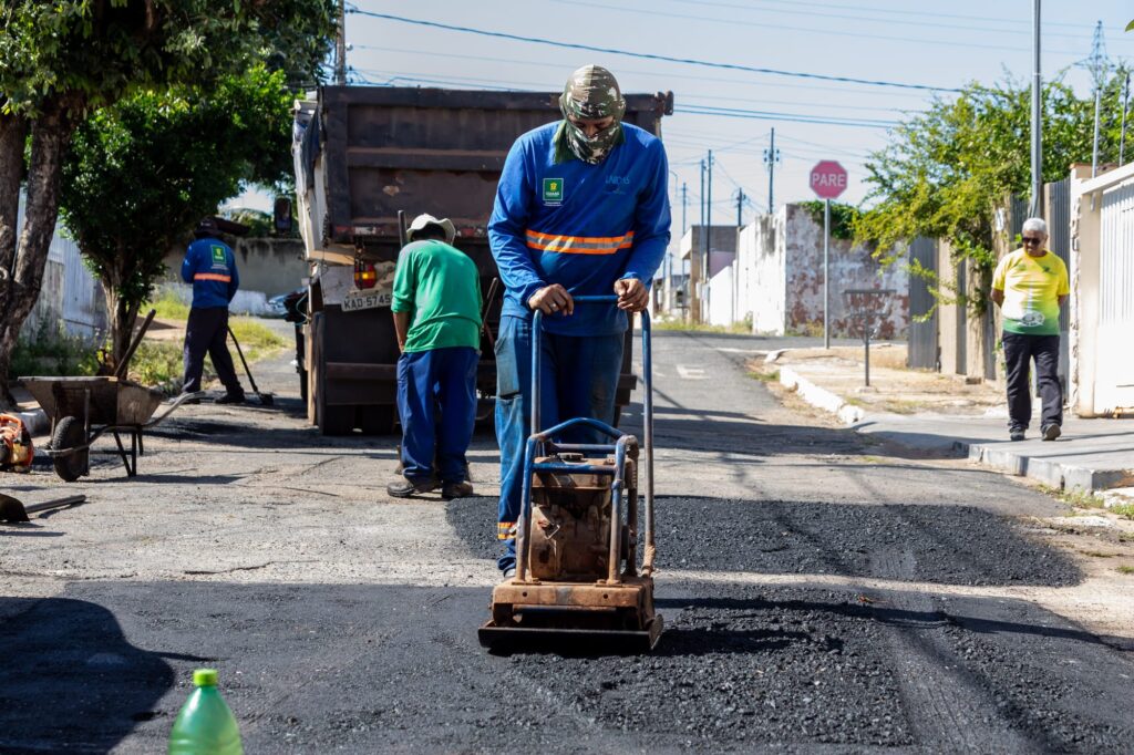 Abilio e Piveta articulam usina de asfalto e economizar 29% em tapa-buracos na capital