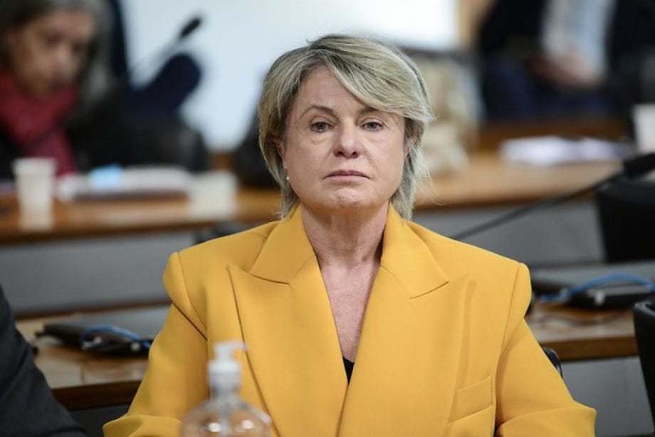 Buzetti anuncia que deixará o Senado até dezembro para cumprir acordo com Lacerda