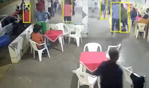 Câmera flagra briga em bar que terminou com homem morto com golpes de faca em MT